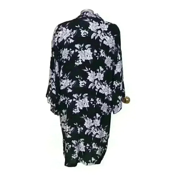 NWOT Spiritual Gangster Maya Kimono Black White Floral - Picture 2 of 9